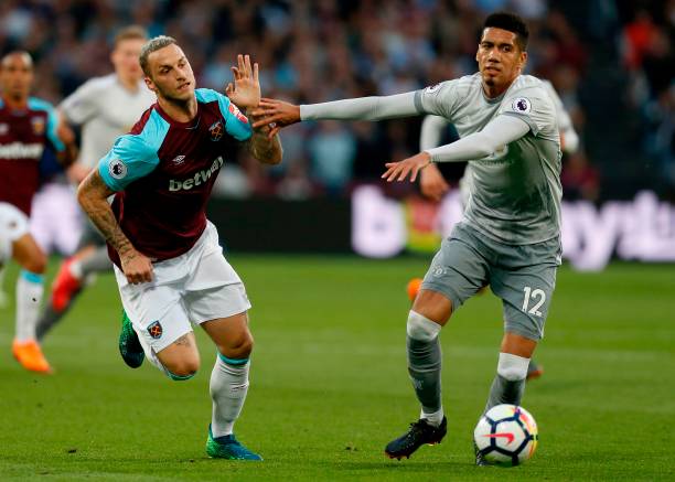 这一消息引 这一消息引